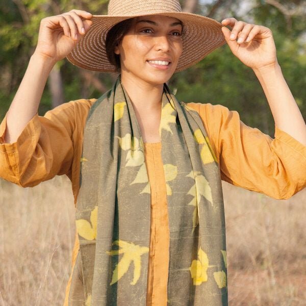 Sundara Schal aus 100% Bio-Baumwolle – ECO PRINT