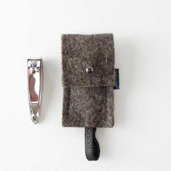 matilda k. manufaktur maniküre-etui minimalistisch aus Filz mit nagelknipser 'franz'