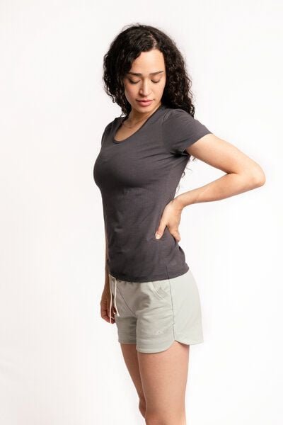 M23 Damen Shorts aus Bio-Baumwolle, Modell "Chloé"