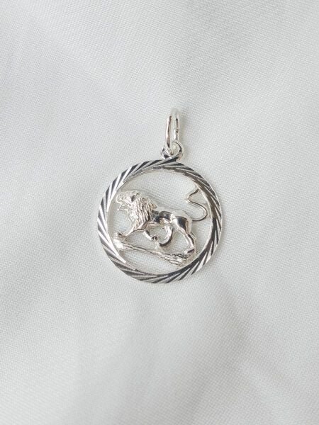 ST'ATOUR LEO // LÖWE – Sternzeichenanhänger OHNE Kette