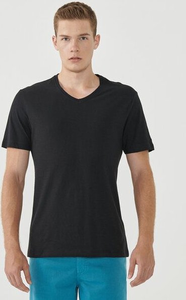 ORGANICATION Basic T-Shirt aus Bio-Baumwolle mit V-Ausschnitt