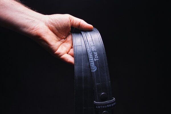 ARTHURKOPF Gürtel aus Fahrradschlauch