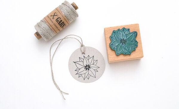 STUDIO KARAMELO Stempel WEIHNACHTSSTERN Buchenholz