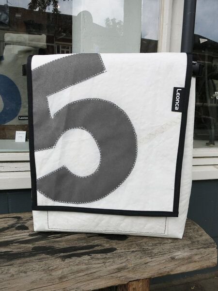 Leonca Rucksack Segel mit Wunschzahl