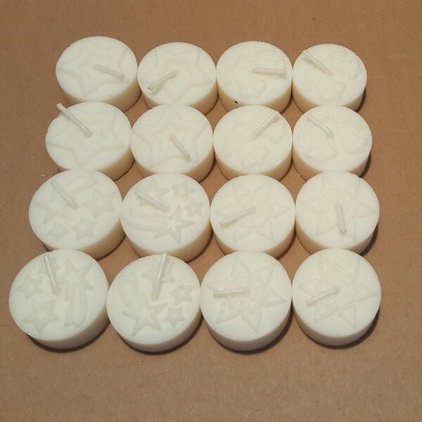 ReineNatur Teelichter Rapswachs – Advent - Weihnachten – 16er Set – Natur oder Rot