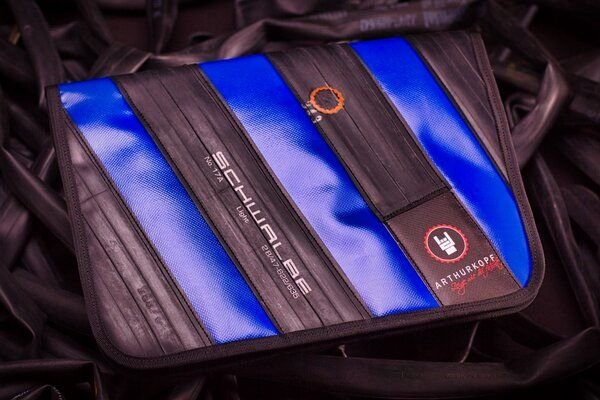 ARTHURKOPF gefütterte Laptoptasche mit Fahrradschlauch