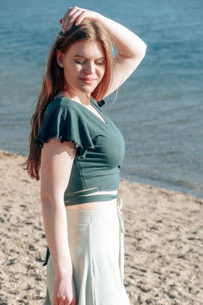 Vivien Joy Wickeltop mit Schmetterlingsärmel - Farrah