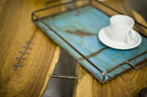 Moogoo Creative Africa Upcycling Tablett aus recycelten Ölfässern | Industrial Design Vintage