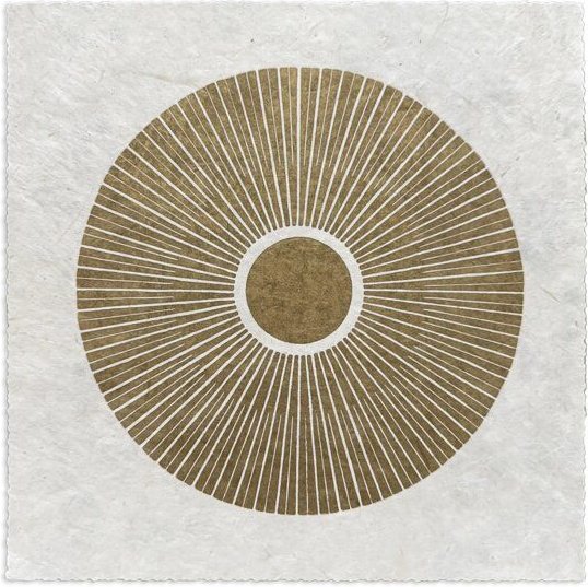 Veskor Cassiopeia CENTRAL SUN Sonnen Linoldruck | 22 × 22 cm | Lichtgold auf Naturweiß