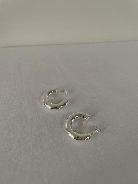 noemvri fashion label Ruby Creolen