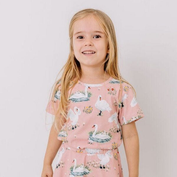Kinder T-Shirt Bio-Baumwolle GOTS Swans in Spring von Walkiddy, weiches Kurzarmshirt mit Schwanenprint, nachhaltig, haut...