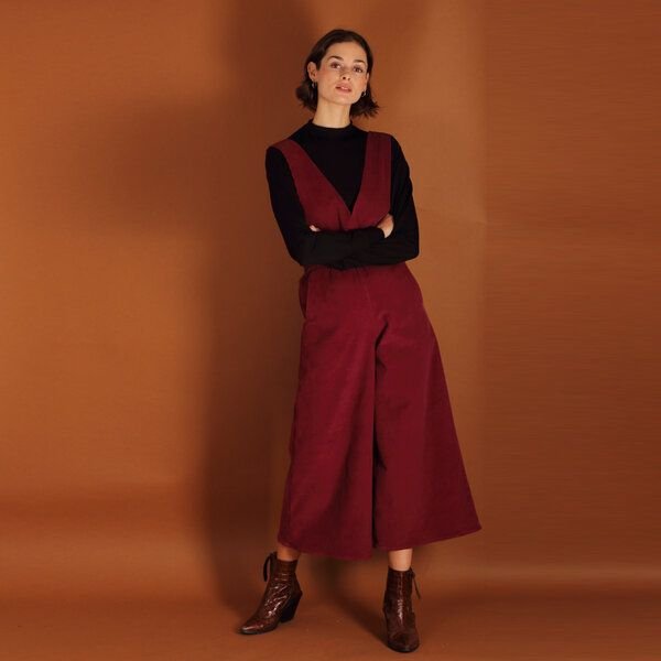 Thumbnail - ManduTrap Jumpsuit, Latzhose Clara aus einem Bio- Baumwollcord in berry