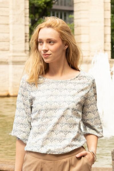 l'amour est bleu Bedruckte Bluse aus Bio-Baumwolle