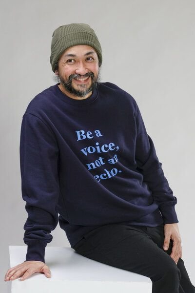 YogiLiebe Herren Sweatshirt "Be a voice, not an echo" Bio-Baumwolle Blau
