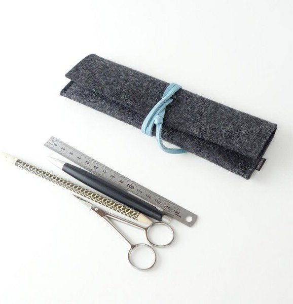 matilda k. manufaktur stiftemäppchen schlampermäppchen federmäppchen 'leonore' aus Wollfilz anthrazit