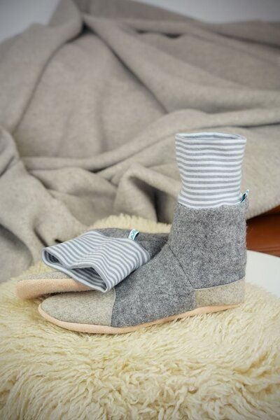 Süßstoff Hausschuhe aus Wolle mit Ledersohle, Hüttenschuhe