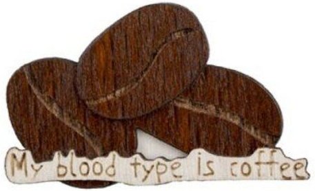 BeWooden Coffee Blood Type Holzbrosche – handgefertigter, nachhaltiger Schmuck aus Holz