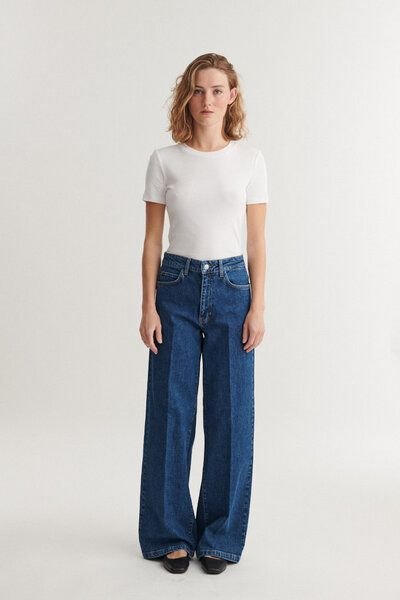 Basic Apparel High-Waist Jeans ENYA aus Bio-Baumwolle