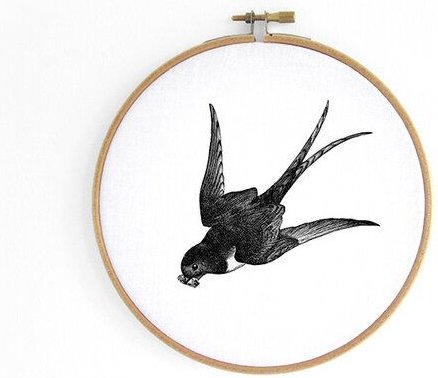 renna deluxe Schwalbe im Stickrahmen