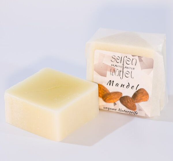 Seifenmanufaktur Würfel Geschenkset, Reiseset Couchsurfer, Zero Waste Travelset mit Kulturtasche rot