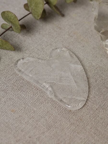 PurpurRosé - Beauty trifft Edelstein Gua Sha - Das Beauty-Tool für deine Anti-Aging Gesichtsmassage