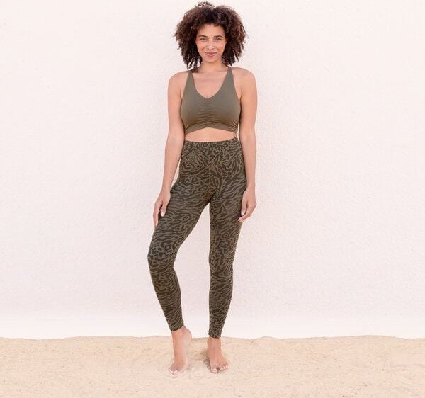 Jaya LEONA - Damen - High-Rise Leggings mit Allover-Leopard-Print aus weichem TENCEL Lyocell/Biobaumwoll-Mix mit doppelt...