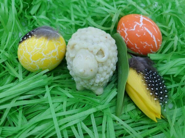 Kleine Auszeit Manufaktur Osterlämmchen / Pummelschäfchen - Naturseife, vegan, palmölfrei & plastikfrei