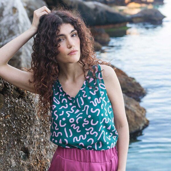 WiDDA berlin Bluse VAU forms mit grafischem Print aus ECOVERO® Viskose