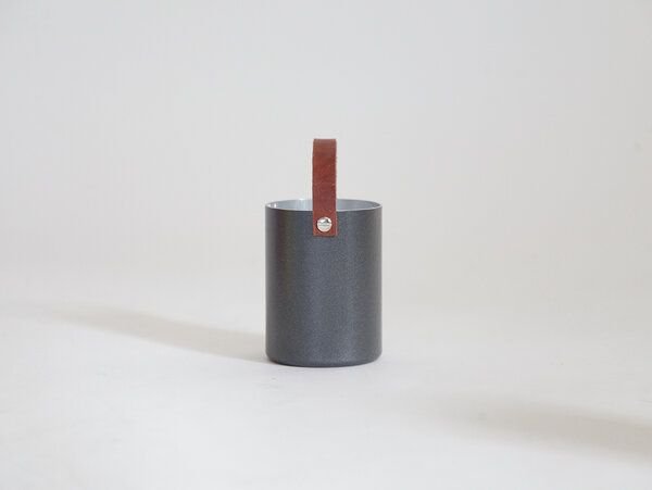 werkvoll by Lena Peter Recycling Feuerlöscher Henkeldose FIRE