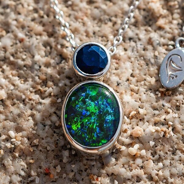 Spirit of Island Kette mit Anhänger | Opal & Saphir