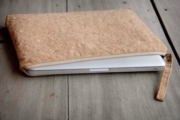 BY COPALA 13–14" nachhaltige vegane Laptoptasche aus Kork, MacBook Hülle , Natur