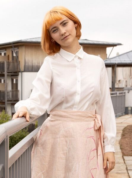 Peaces.bio - handbedruckte Biomode Business Bluse Ecovero(TM)