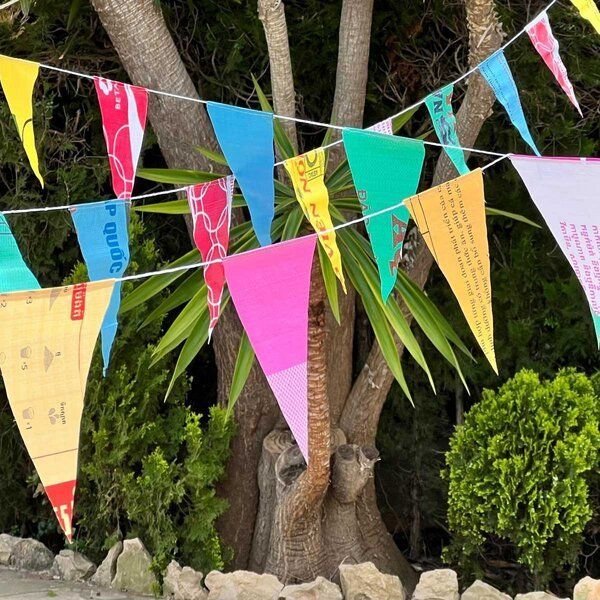 MoreThanHip Flagline recycelte Fischsäcke - 5 Meter - multicolour - dreieckig oder rechteckig