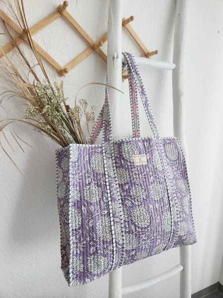 Thumbnail - Haus of Namaste Gesteppte Tragetasche aus 100 % Bio-Baumwolle mit Lavendel-Blumenmuster | Tragetasche mit Blockdruck in ...
