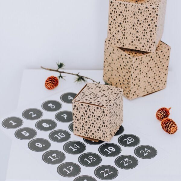 Fines Papeterie Adventskalender BLACK aus Kraftkarton