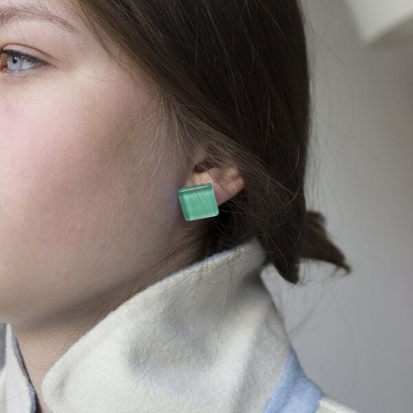 ALEXASCHA Minimalistische Ohrclips aus Glas | PUREFORM