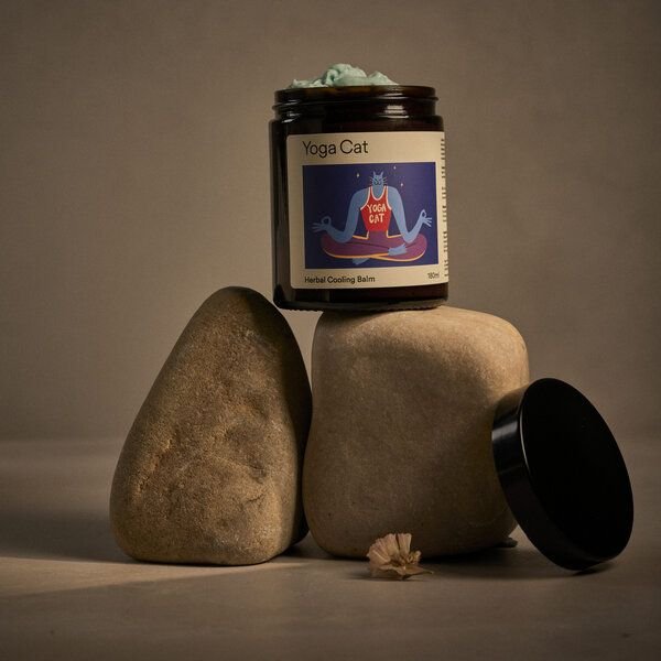 Yoga Cat Kräuterbalsam mit 39 Kräutern & Kühl-Effekt - YogaCat Herbal Cooling Balm