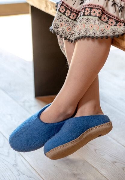 naturling Filz Kinder Hausschuhe mit bequemer Ledersohle