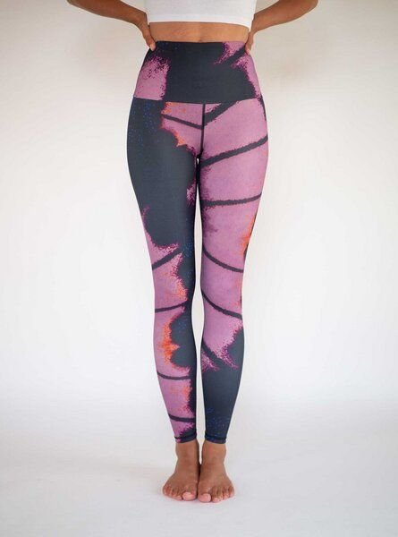 Arctic Flamingo Yoga Leggings BERRY BUTTERFLY, High Waist, aus ECONYL® regeneriertem Nylon