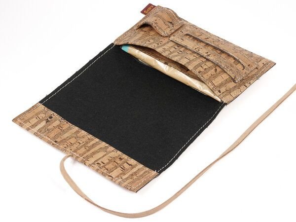 Simaru Tabaktasche aus robustem Kork / Korkstoff inkl. Fächern mit Band
