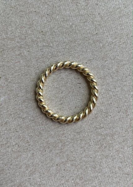 noemvri fashion label Swirl Ring