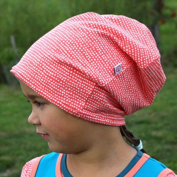 Cheeky Apple Beanie-Haube aus Bio-Baumwolle "Dotted Lines"