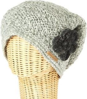 short'n'pietz Schurwollmütze mit Blumenmotiv