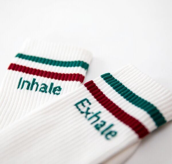 Divasya Socken mit Yoga Motiv | Inhale Exhale