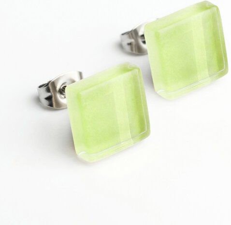 Thumbnail - ALEXASCHA Minimalistische Ohrstecker, klein, aus Glas | PUREFORM