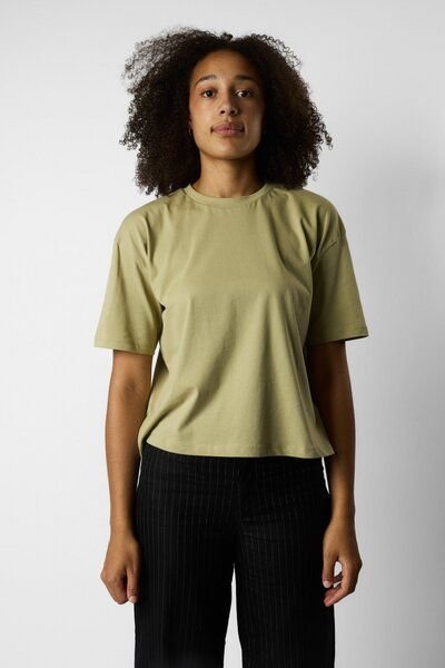 ettics STUDIO boxy organic crop tee