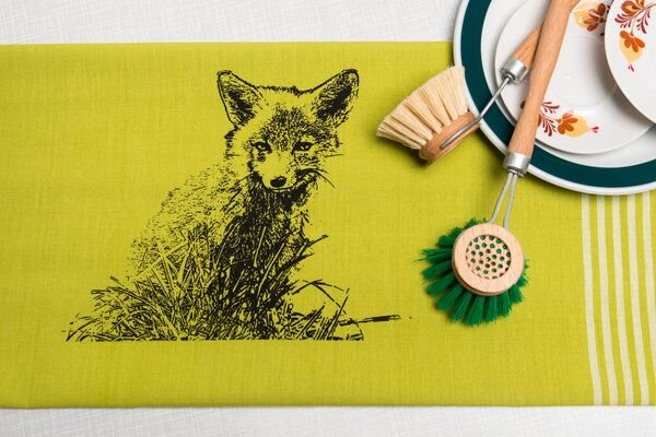 Hirschkind Bio & Fair-Trade-Geschirrtuch "Junger Fuchs" hellgrün