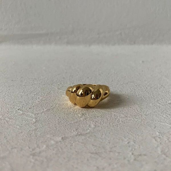 Thumbnail - noemvri fashion label Croissant Ring asymmetrisch