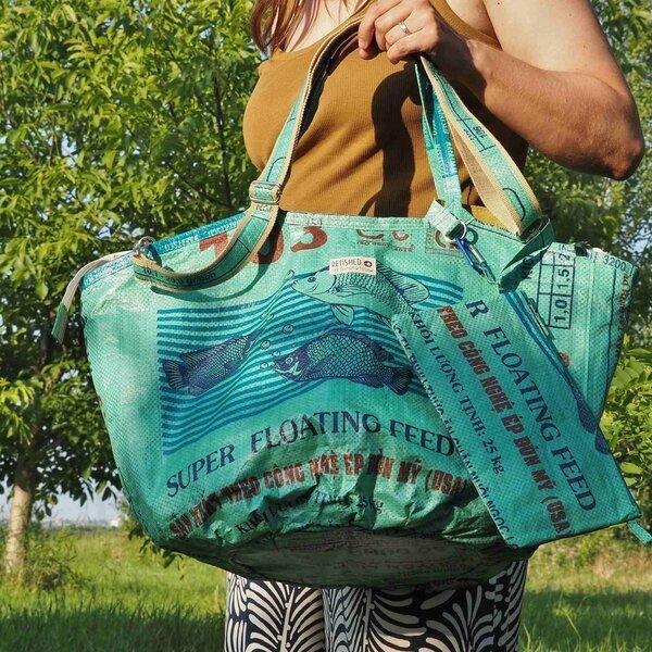 REFISHED fair fashion Tasche 'SOULMATE ZIP' Limitierte Edition! - upcycelte Fischfuttersäcke