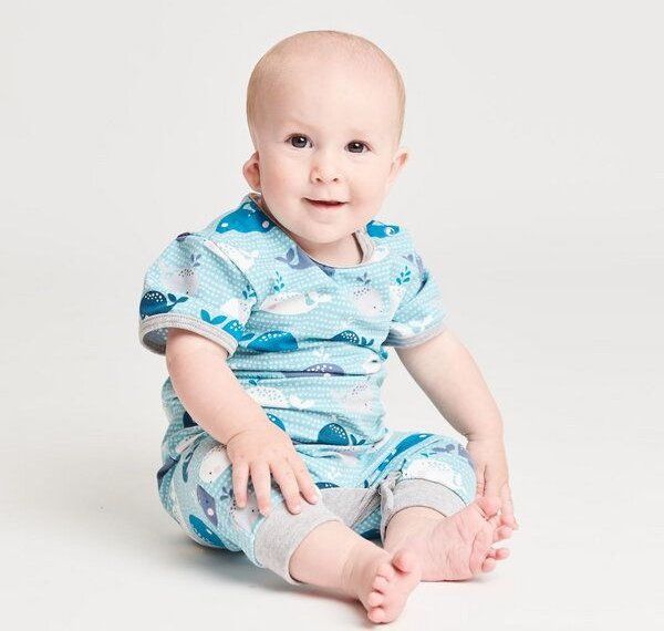 Cheeky Apple Kurzarm-Strampler aus Bio-Baumwolle "Wale" Blau/Grau/Zartrosa